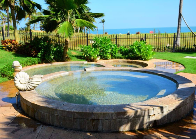 凝心聚力，再創(chuàng  )輝煌---公司組織到溫泉假日酒店團建活動(dòng)